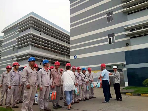 园区总工会送清凉，万象城平台,万象城（中国）一站式服务平台接棒暖人心